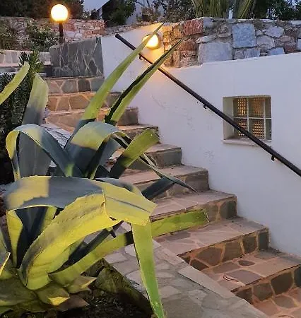Christina Vari (Syros)