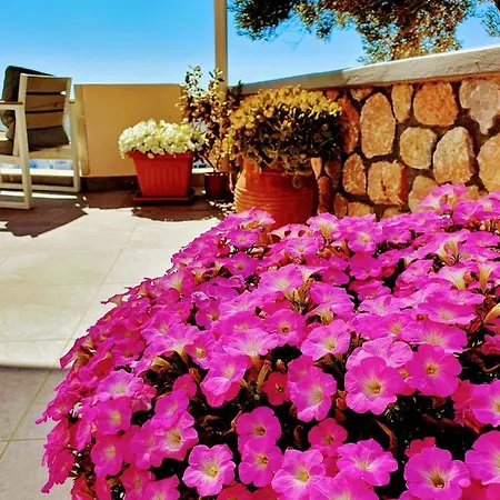 Christina Apartment Vari (Syros)